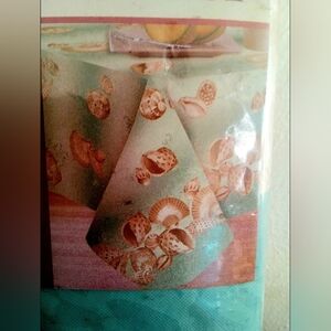 NWT Vinyl Tablecloth Umbrella Hole Zipper Beach Shells Round Outdoor Table Water
